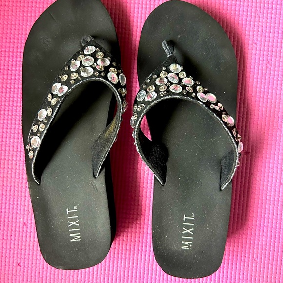 Mixit black beaded wedge sandals - Picture 1 of 6